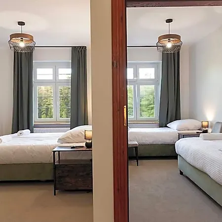 Zamek Nowecin Hotel *